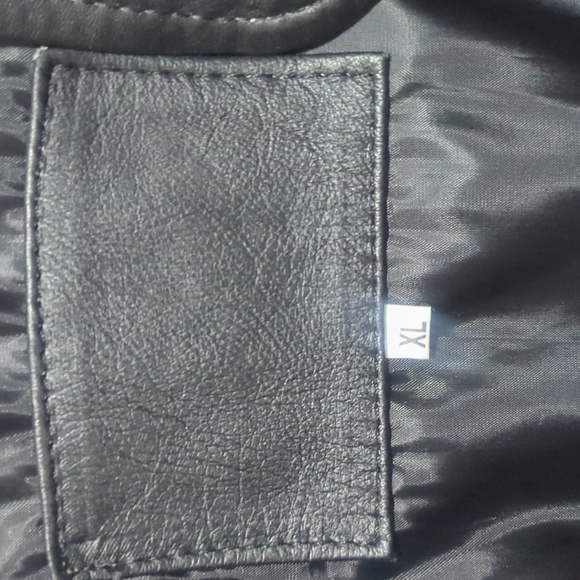 Leather jacket - Picture 2 of 4